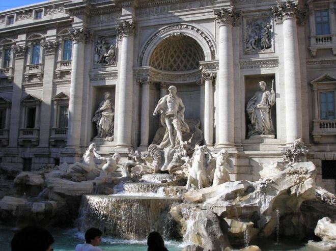 Roma - Fontana di Trevi. Nu uita să arunci un bănuț peste umărul stâng, dacă vrei să revii!